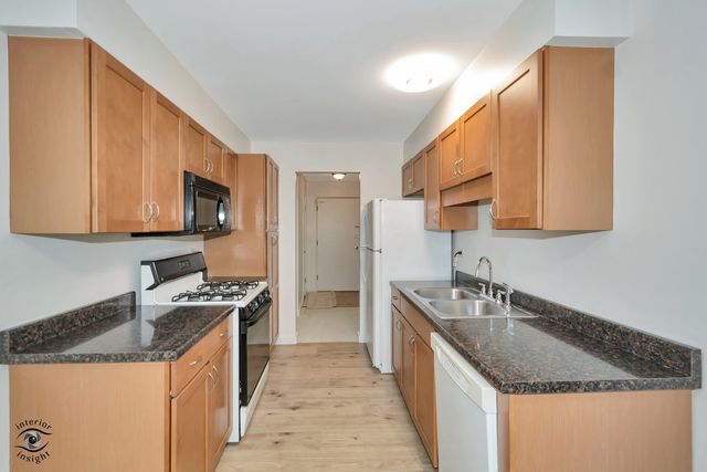1311 S Finley Road 218, Lombard, IL 60148