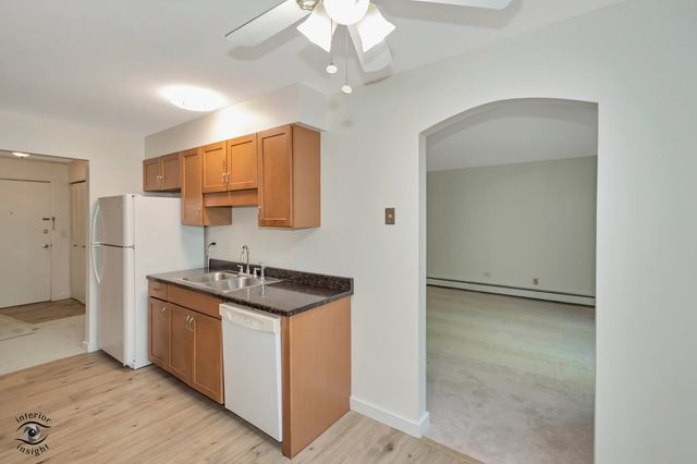 1311 S Finley Road 218, Lombard, IL 60148