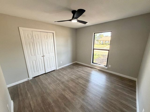 1810 Sandra Lane, Grand Prairie, TX 75052
