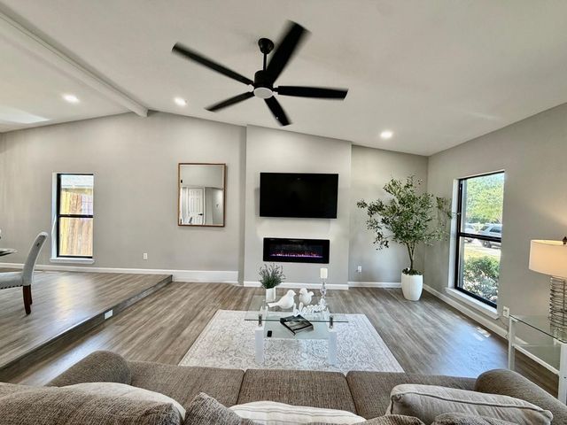 1810 Sandra Lane, Grand Prairie, TX 75052