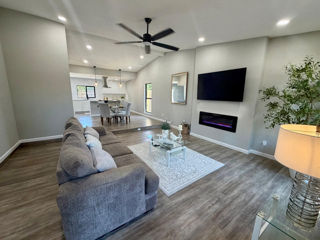 1810 Sandra Lane, Grand Prairie, TX 75052