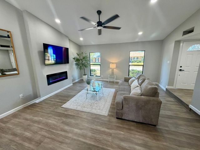 1810 Sandra Lane, Grand Prairie, TX 75052