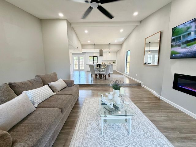 1810 Sandra Lane, Grand Prairie, TX 75052
