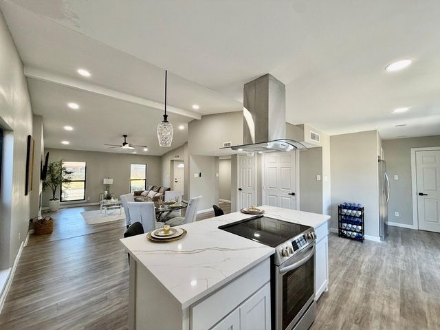 1810 Sandra Lane, Grand Prairie, TX 75052