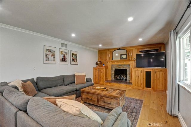 419 W Caroline Court, Ontario, CA 91762