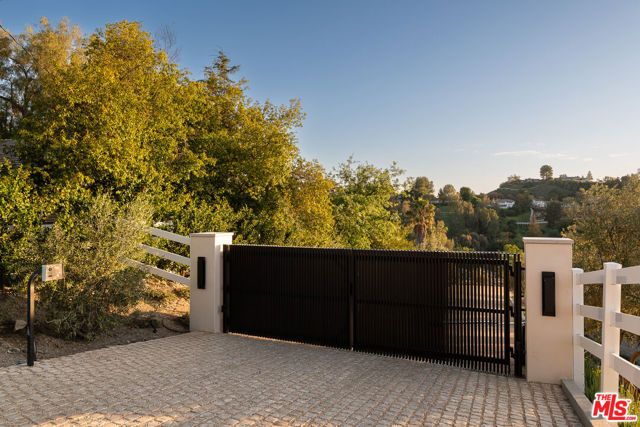 24172 Lupin Hill Road, Hidden Hills, CA 91302