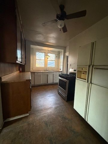 718 12th Street SE, Paris, TX 75460