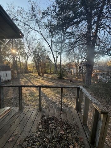 718 12th Street SE, Paris, TX 75460