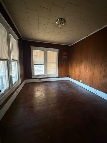 718 12th Street SE, Paris, TX 75460