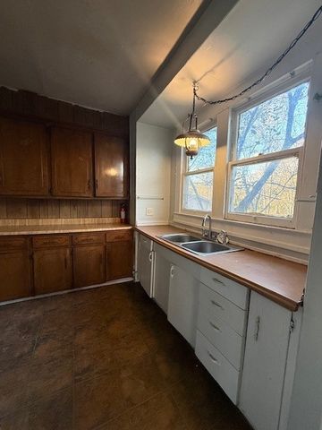 718 12th Street SE, Paris, TX 75460