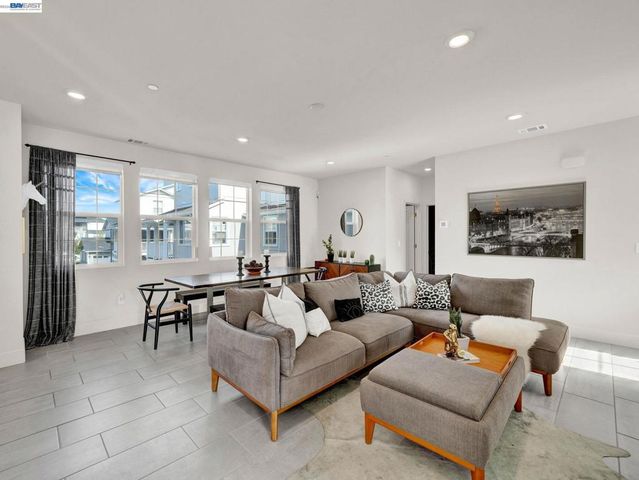 37457 Salt Grass Rd, Newark, CA 94560