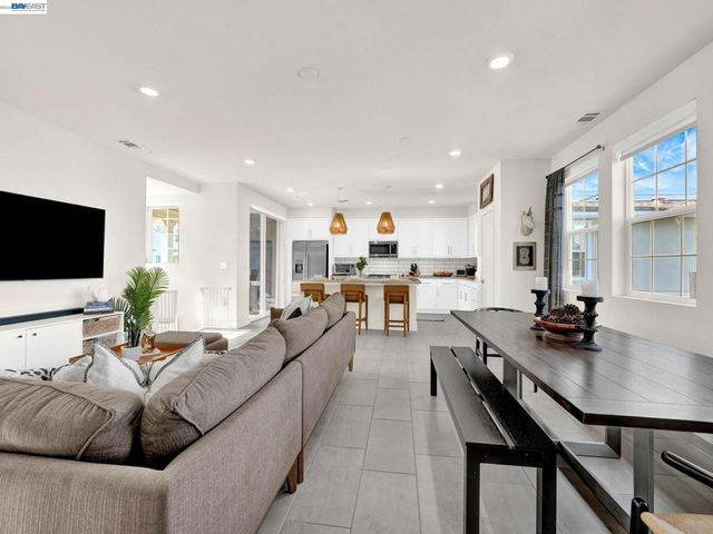 37457 Salt Grass Rd, Newark, CA 94560