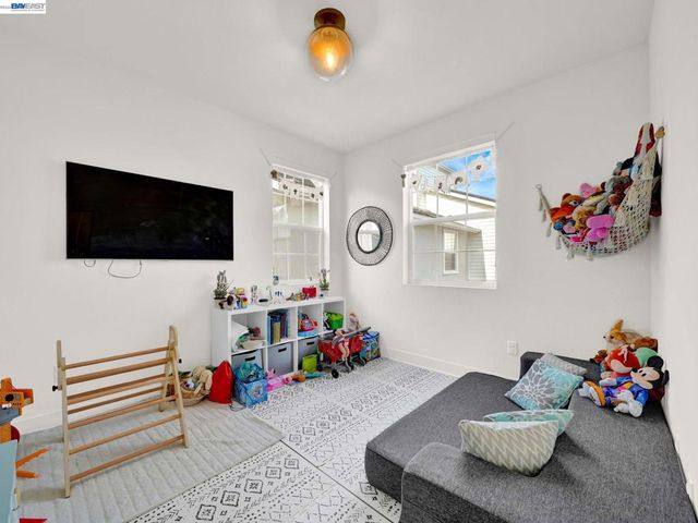 37457 Salt Grass Rd, Newark, CA 94560