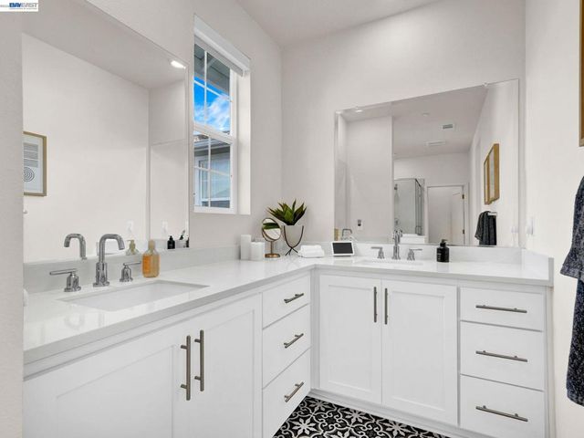 37457 Salt Grass Rd, Newark, CA 94560