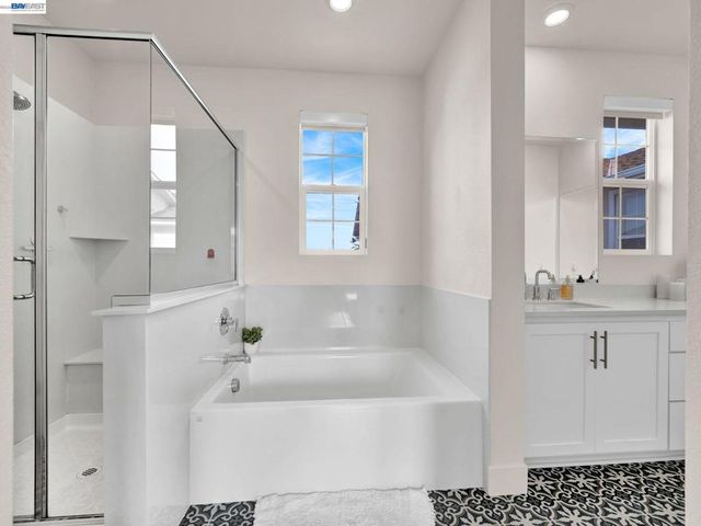 37457 Salt Grass Rd, Newark, CA 94560