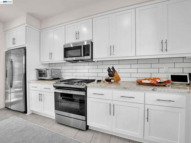 37457 Salt Grass Rd, Newark, CA 94560