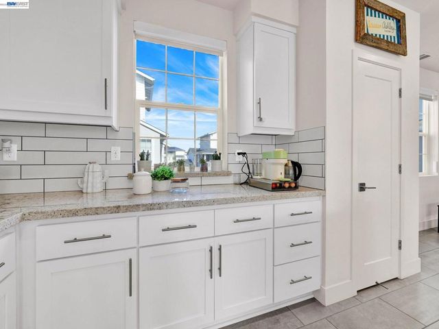 37457 Salt Grass Rd, Newark, CA 94560