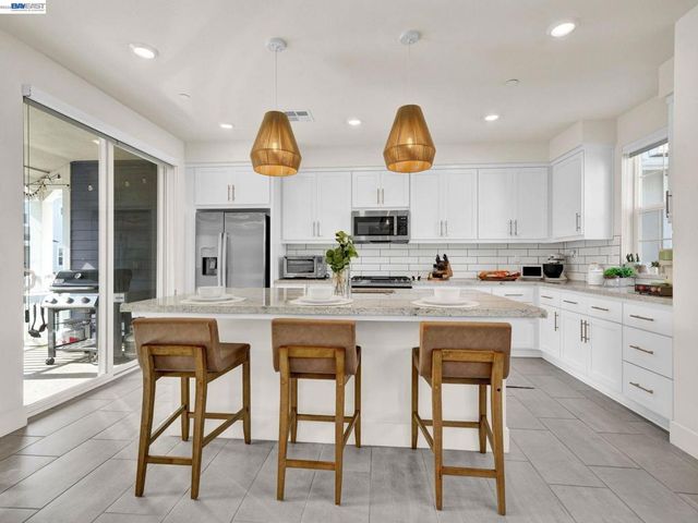 37457 Salt Grass Rd, Newark, CA 94560