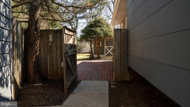 13020 SAINT CHARLES PL, Rockville, MD 20853