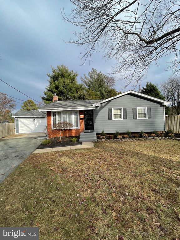 13020 SAINT CHARLES PL, Rockville, MD 20853