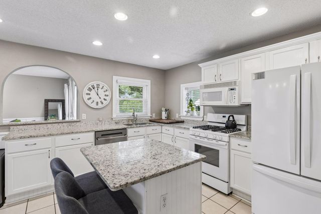 657 Delaware Avenue, Saint Paul, MN 55107