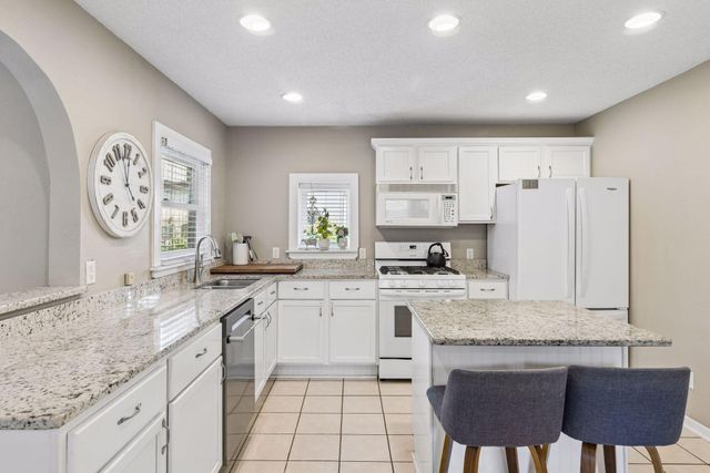 657 Delaware Avenue, Saint Paul, MN 55107
