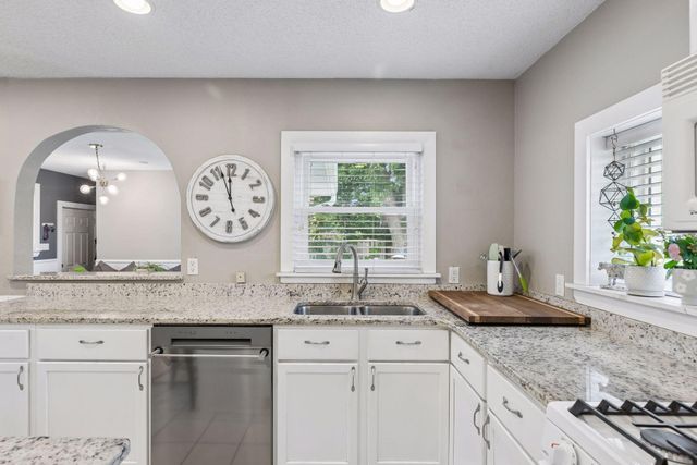 657 Delaware Avenue, Saint Paul, MN 55107