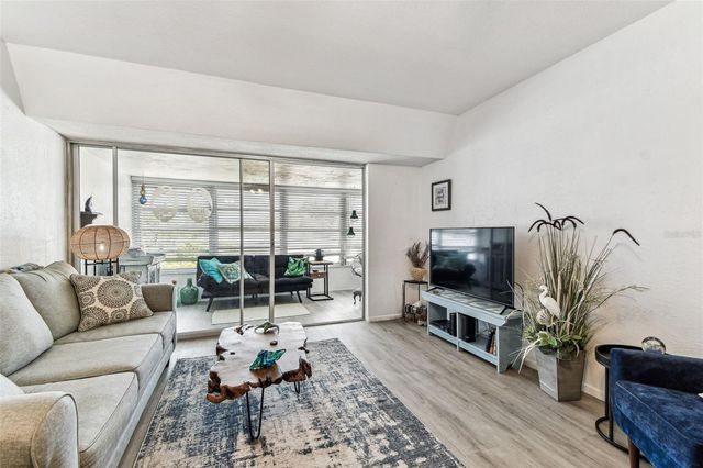 9945 47TH AVENUE 206, St Petersburg, FL 33708