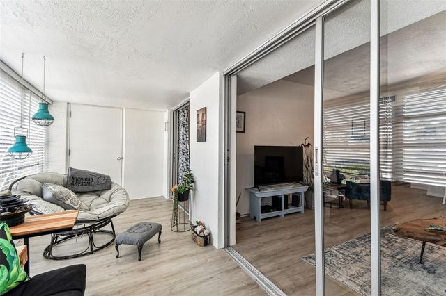 9945 47TH AVENUE 206, St Petersburg, FL 33708