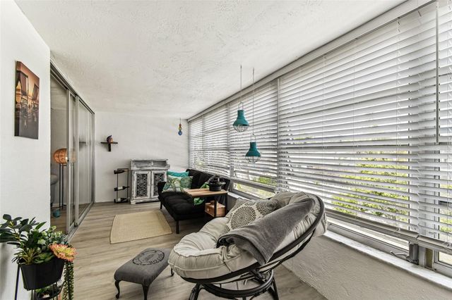 9945 47TH AVENUE 206, St Petersburg, FL 33708