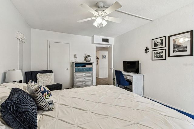 9945 47TH AVENUE 206, St Petersburg, FL 33708