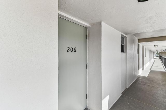 9945 47TH AVENUE 206, St Petersburg, FL 33708