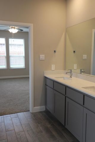 15529 Leaside Drive, Fort Worth, TX 76052