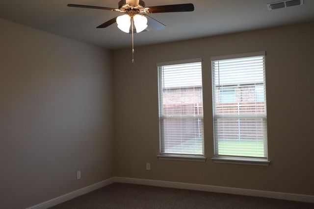 15529 Leaside Drive, Fort Worth, TX 76052