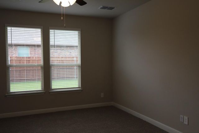 15529 Leaside Drive, Fort Worth, TX 76052