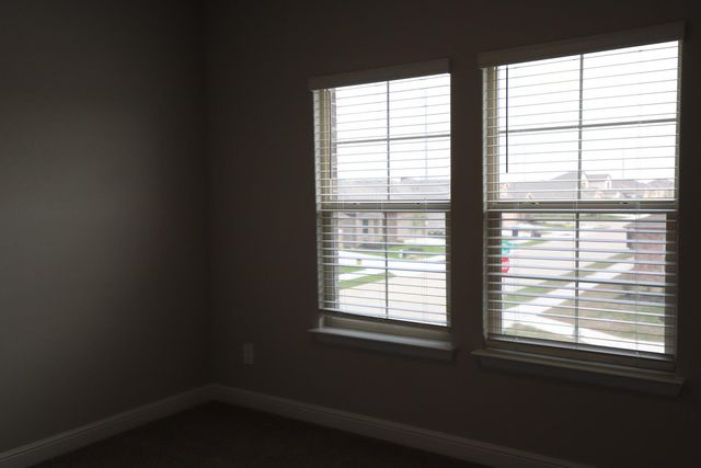 15529 Leaside Drive, Fort Worth, TX 76052