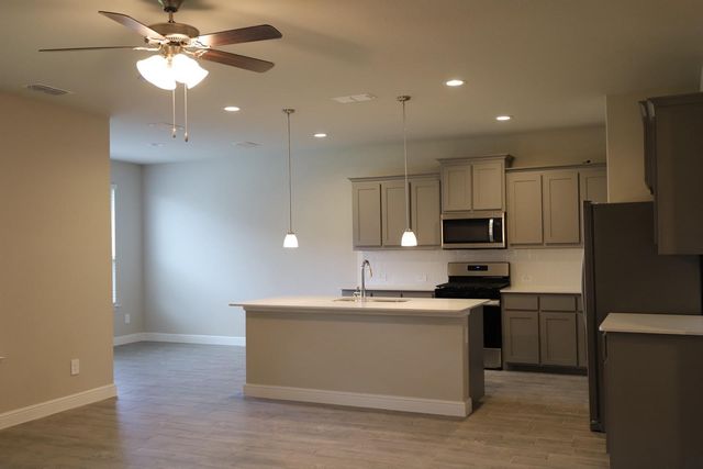 15529 Leaside Drive, Fort Worth, TX 76052