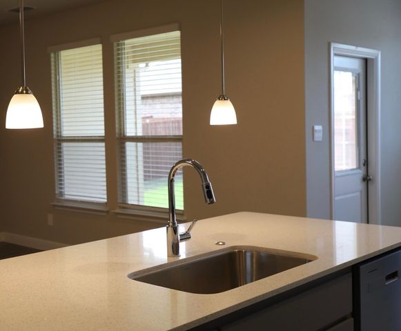 15529 Leaside Drive, Fort Worth, TX 76052