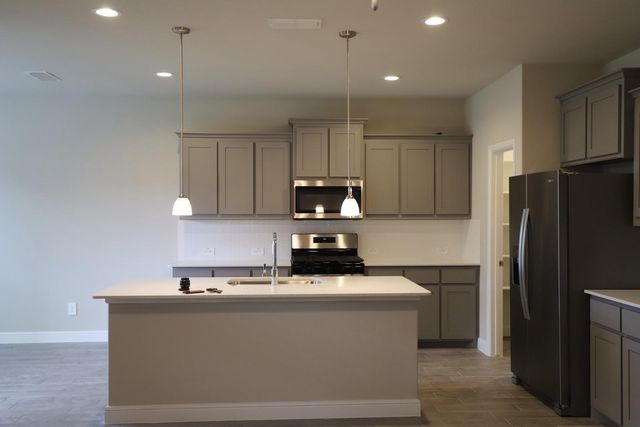15529 Leaside Drive, Fort Worth, TX 76052