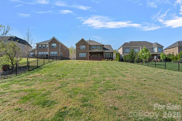 908 Five Leaf Lane, Waxhaw, NC 28173