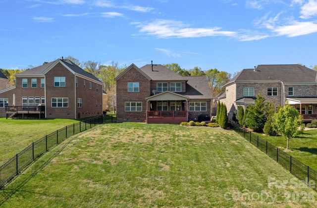 908 Five Leaf Lane, Waxhaw, NC 28173