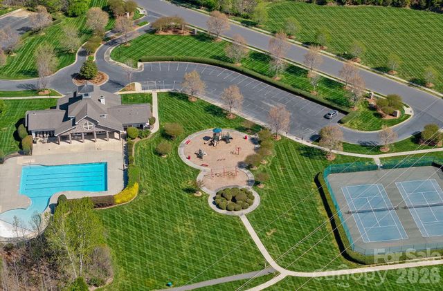 908 Five Leaf Lane, Waxhaw, NC 28173