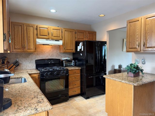 2777 Alder Road, Bellmore, NY 11710