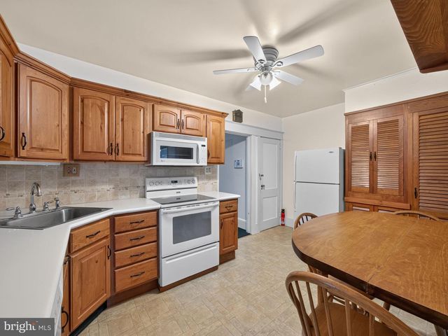 121 E ELM ST, Emmaus, PA 18049
