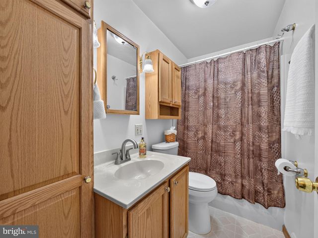 121 E ELM ST, Emmaus, PA 18049