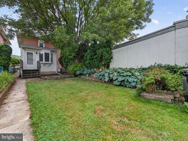 121 E ELM ST, Emmaus, PA 18049