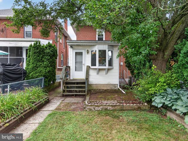121 E ELM ST, Emmaus, PA 18049