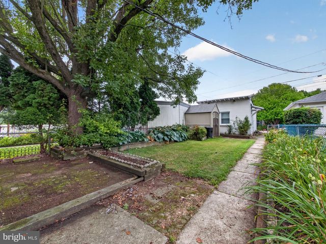 121 E ELM ST, Emmaus, PA 18049