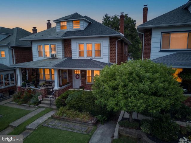 121 E ELM ST, Emmaus, PA 18049