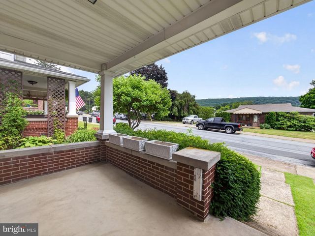 121 E ELM ST, Emmaus, PA 18049